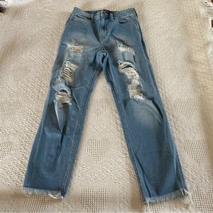 Hollister Ultra High Rise Mom Jeans (7R)